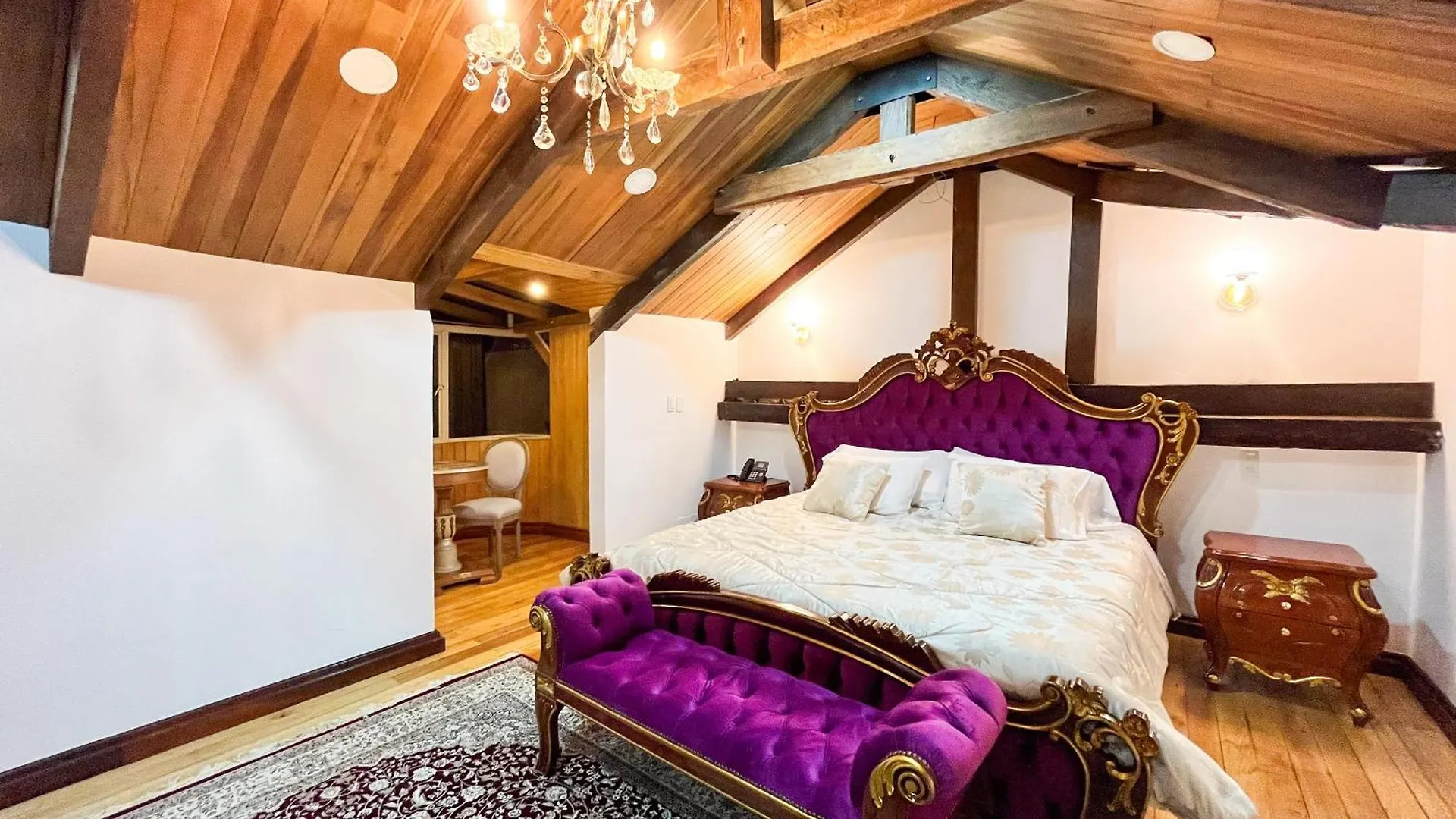 Hotel & Rooftop King Experience By David Quito Ecuador