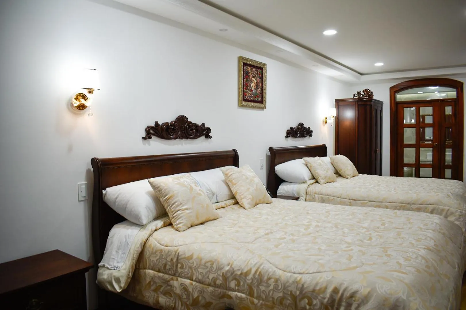 Hotel & Rooftop King Experience By David Quito Ecuador